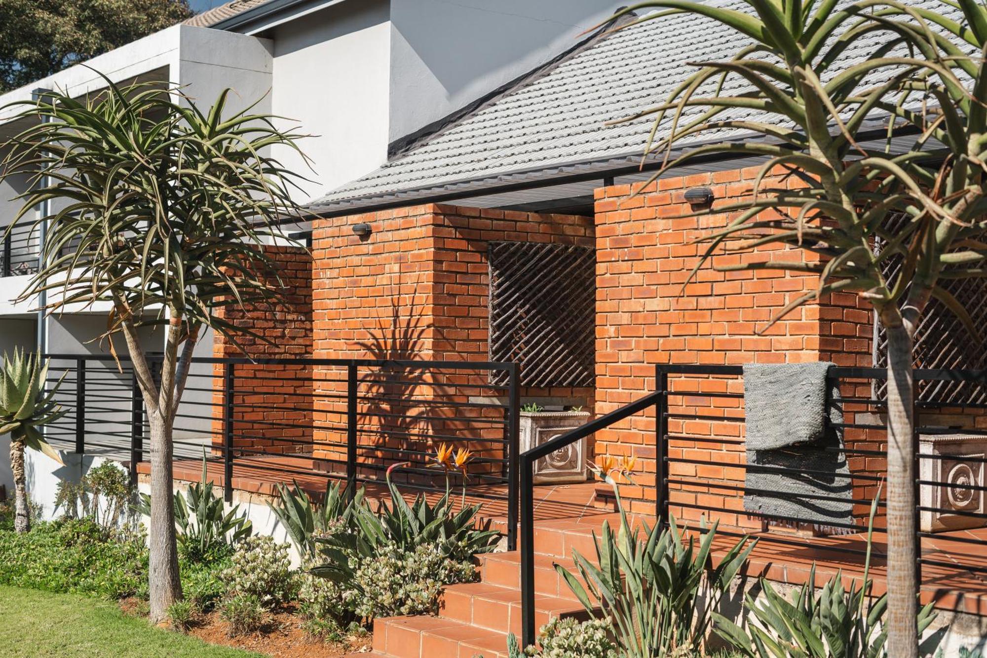 Hotel The Wild Peach - Menlyn Pretoria-Noord Exterior foto