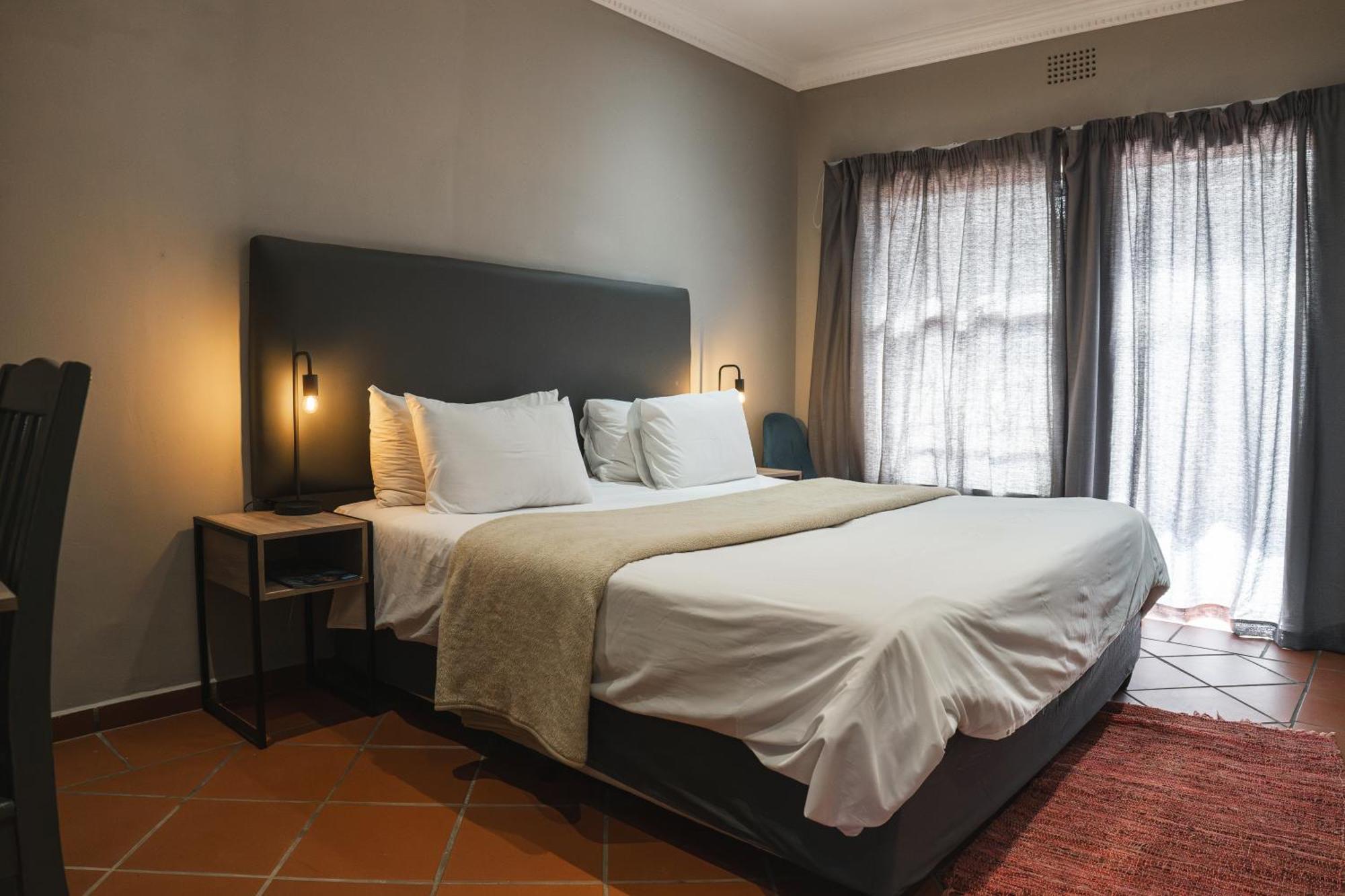 Hotel The Wild Peach - Menlyn Pretoria-Noord Exterior foto